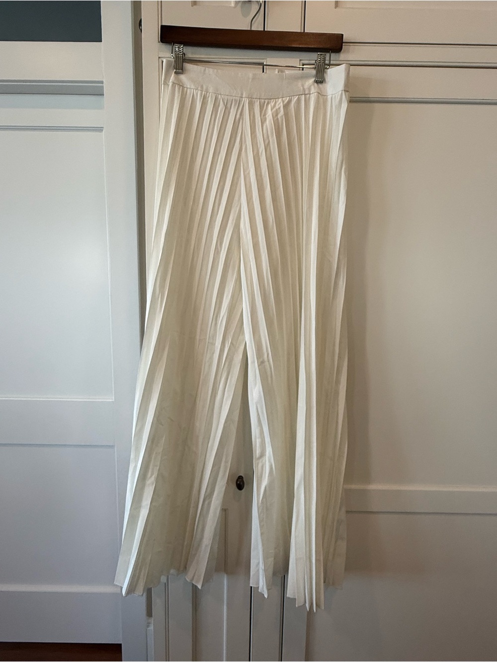 Pleated Wide-Leg Cream Pants